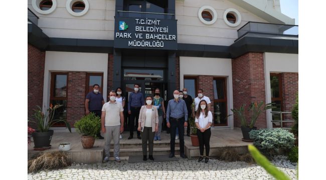 Başkan Hürriyet, Park ve Bahçeler ekipleriyle bir araya geldi