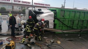 Çöp kamyonu bariyerlere saplandı: 1 ölü 1 yaralı