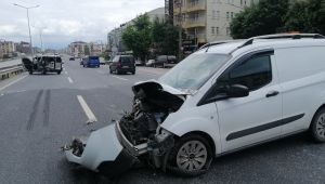 D -100’de 4 araç birbirine girdi: 1 yaralı