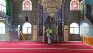 Darıca’da camiler cuma namazına hazırlanıyor