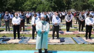 Fatih'in vefat ettiği Hünkar Çayırı'nda Cuma namazı