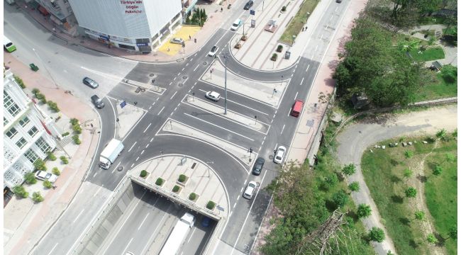 İzmit Gültepe Kavşağı'ndaki asfalt serimi tamamlandı