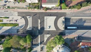 İzmit Seka Tüneli üzerindeki kavşağa asfalt serildi