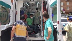 Kayan motosikletten düşen kurye yaralandı