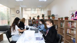 Sağlık çalışanları için günde 200 siperlik üretiyorlar