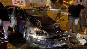Tır ile otomobil çarpıştı: 4 yaralı