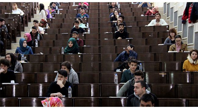 Üniversitelerde sınavlar yüz yüze gerçekleştirilmeyecek