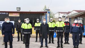 Vali Aksoy'dan polis kontrol noktasına sürpriz ziyaret