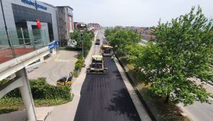 Valilik önü yan yolu bir günde asfaltlandı