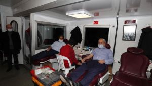 Zinnur Büyükgöz kan vererek çağrıda bulundu