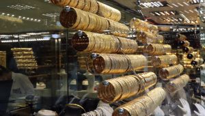 Altın son 8 yılın zirvesini zorluyor