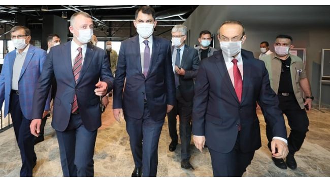 Bakan Murat Kurum başkanlarla bir arada