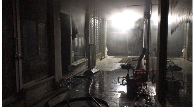 Boşanmak isteyen eşinin iş yerini yaktı