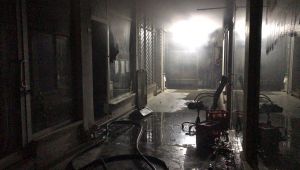 Boşanmak isteyen eşinin iş yerini yaktı