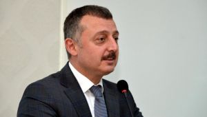 Büyükakın'a sosyal medyada saldırısı!