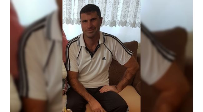 Çalıştığı çöp kamyonu ile ağaç arasında kalan belediye işçisi ağır yaralandı