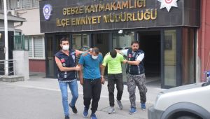  Çekçekçi kılığındaki kombi hırsızları yakalandı