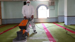 Derince'de camiler dezenfekte ediliyor