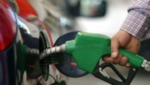 Dün zam gelmişti… Benzine şimdi de indirim geliyor!