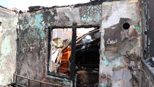 Evleri yanan aileler Barınma Merkezi'ne yerleştirildi