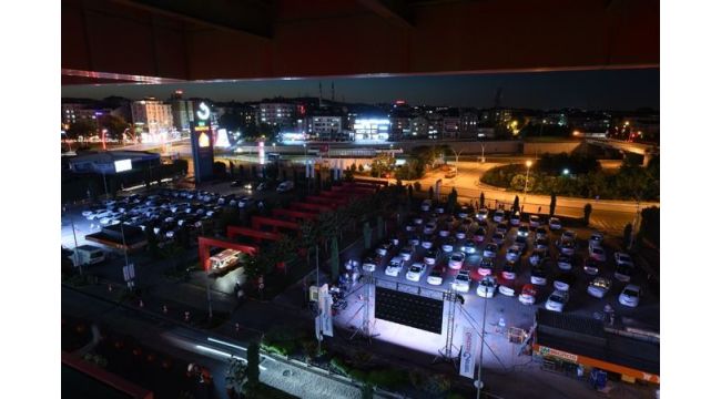 Gebze Center arabada sinema keyfi yaşattı