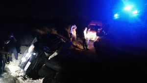 Gebze'de otomobil su kanalına uçtu: 2 yaralı