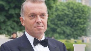 Genç Parti kongresinde Cem Uzan sürprizi