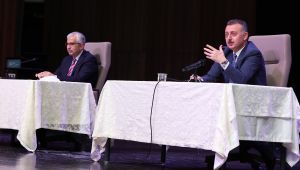 Hep birlikte bu kadirşinas milletin hizmetkârıyız