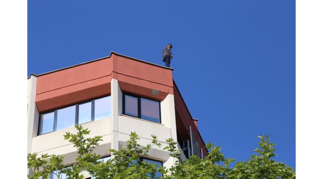 İzmit'te intihar girişimi