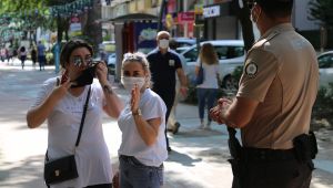 Kocaeli’de ekipleri gören maskesine sarıldı