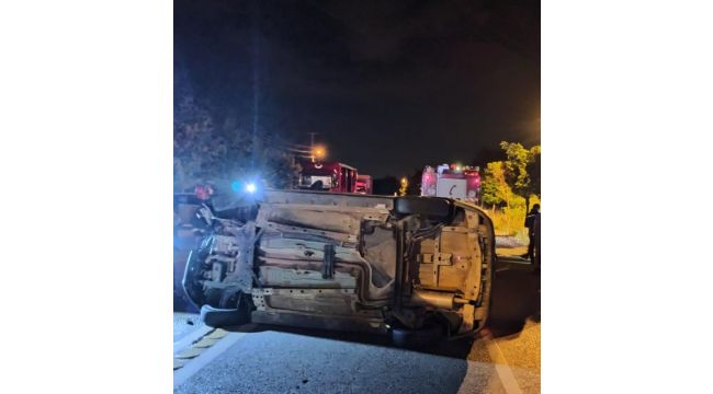 Kocaeli’de iki araç kafa kafaya çarpıştı: 3 yaralı