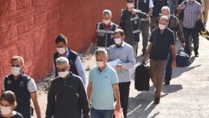 Kocaeli'de ki FETÖ operasyonunda sanıklar adliyeye çıkarıldı