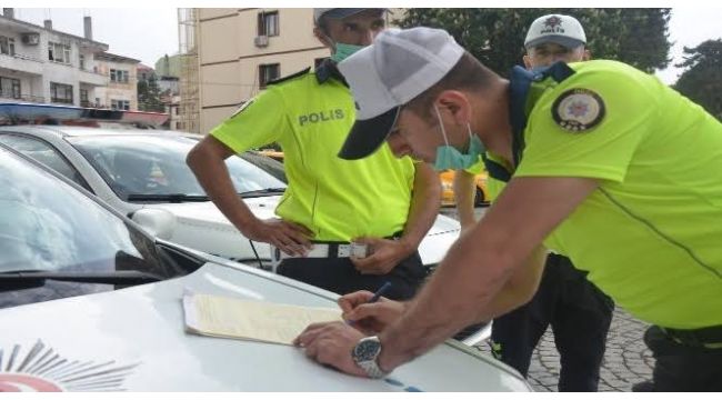 Kocaeli’de maske takmayanlara 900 lira ceza kesilecek