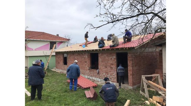 Köy tesisleri imece usulü inşa ediliyor