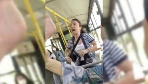 Maske takmayan kadın vatandaşa saldırdı