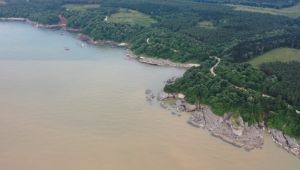 Sel suları Karadeniz’i kahverengiye bürüdü