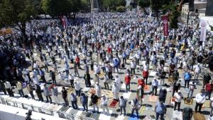 '350 bin kişi bugün cuma namazına iştirak etti'