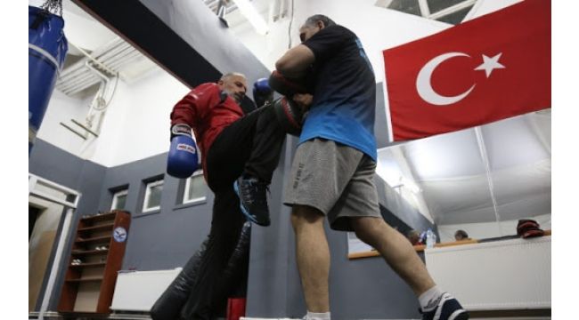 50 yaşında ama dünya şampiyonluğuna hazırlanıyor