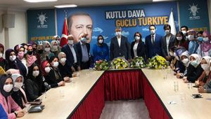 AK Parti’de kadınların yeni başkanı görevi devraldı!
