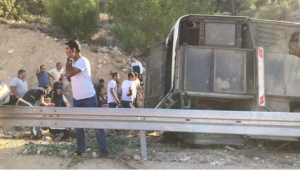 Askerleri taşıyan otobüs devrildi: 5 asker şehit!