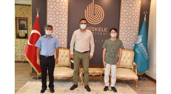 Başkan Özlü, LGS birincisi Burak Bera Özbay’ı ağırladı