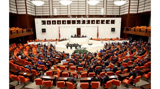 Çoklu baro teklifi Komisyon'dan geçti