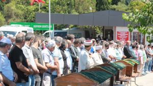 Feci kazada hayatını kaybeden 5 kişilik aile toprağa verildi