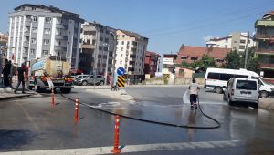 Gebze'de caddeler yıkanıyor