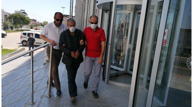Gebze'de eski patronunu evinin önünde öldürdü