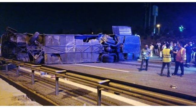 Gebze TEM'de otobüs devrildi! Çok sayıda ölü ve yaralı var
