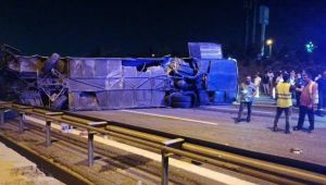 Gebze TEM'de otobüs devrildi! Çok sayıda ölü ve yaralı var