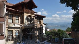İzmit Belediyesi tarihi evlerine sahip çıkıyor