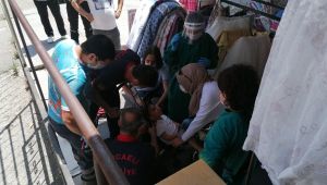 Kafası demirlerin arasına sıkışan çocuk kurtarıldı