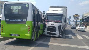 Karşı şeride geçen tır halk otobüsüne çarptı